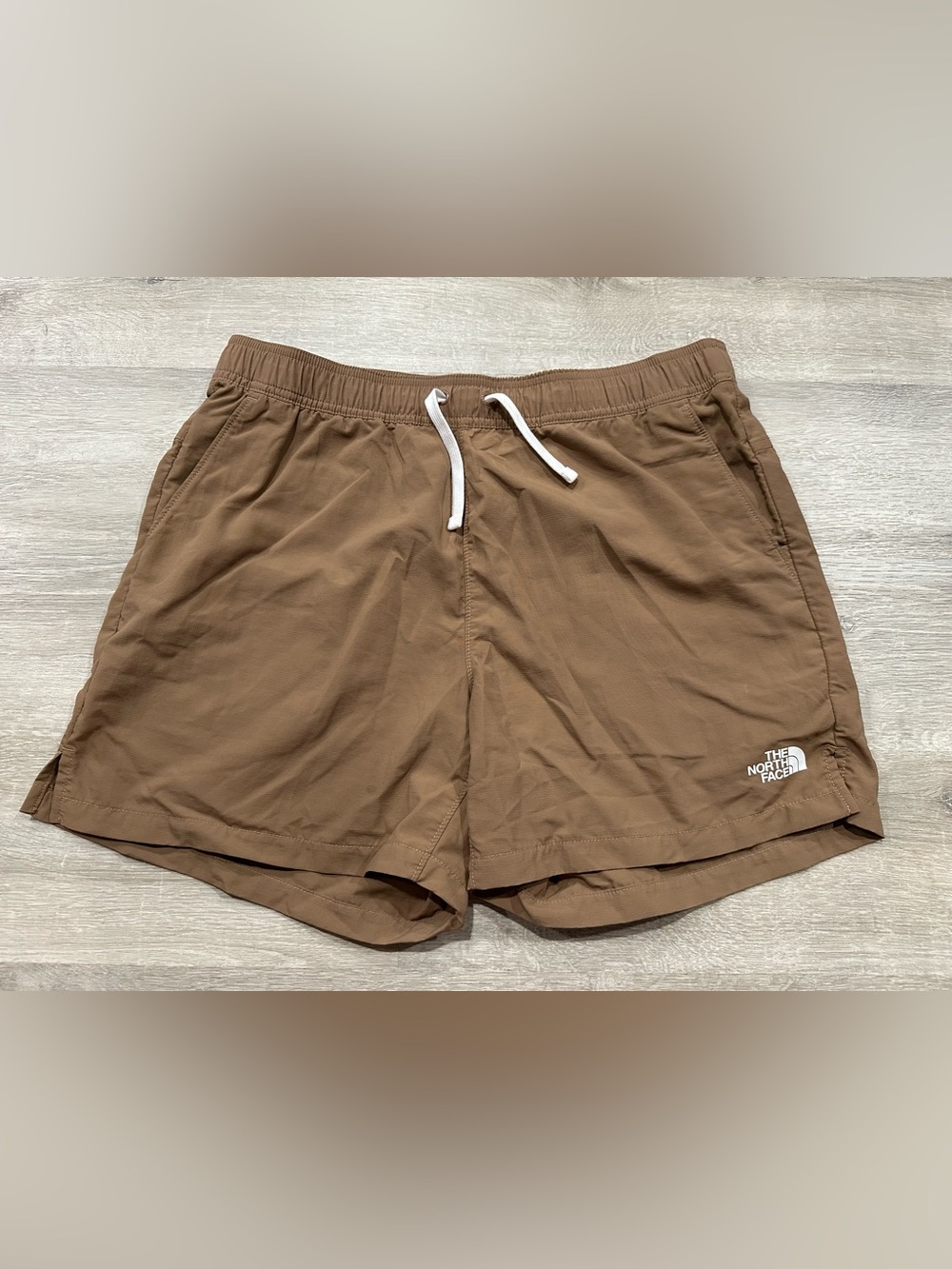 P119 The North Face Men's Action Short 2.0 FlashDry Nylon TNF Latte Khaki M